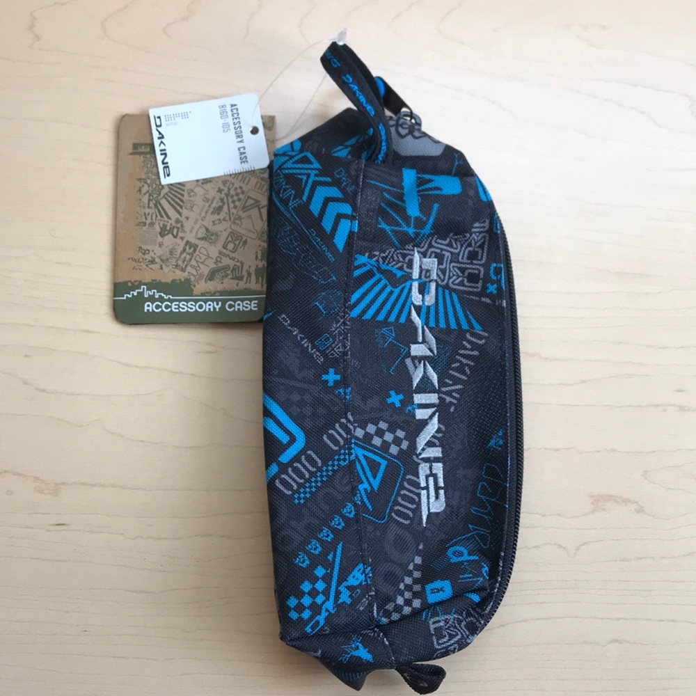 Dakine accessory case! NWT!